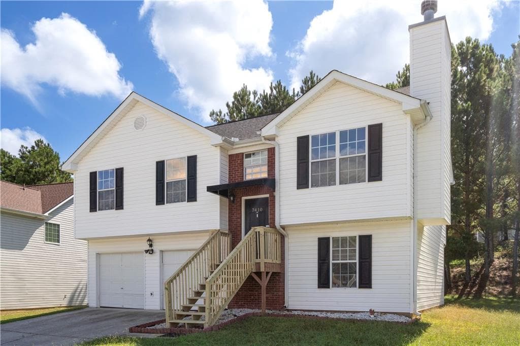 5 bedroom, 2 bathroom, 1,466 sq ft single family residence under contract at 7410 Petunia Drive, Riverdale, GA 30296 — photo 2
