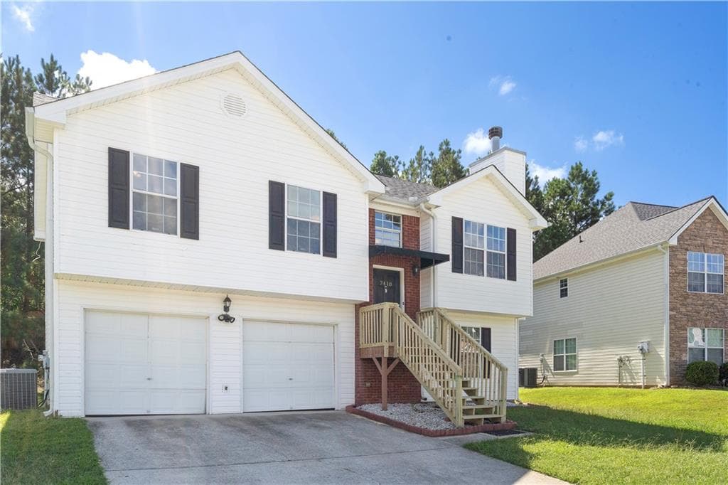 5 bedroom, 2 bathroom, 1,466 sq ft single family residence under contract at 7410 Petunia Drive, Riverdale, GA 30296 — photo 3