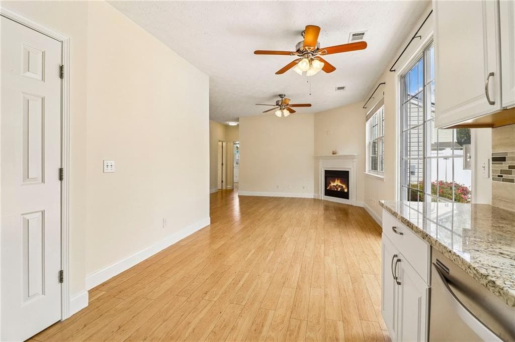 2 bedroom, 2 bathroom, 1,118 sq ft single family residence for sale at 213 W Oaks Place, Woodstock, GA 30188 — photo 10