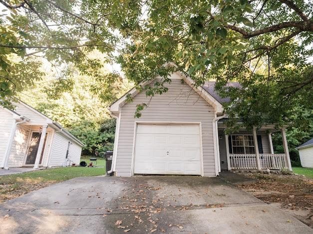 3 bedroom, 2 bathroom, 1,337 sq ft single family residence under contract at 8351 Ramblin Court, Douglasville, GA 30134
