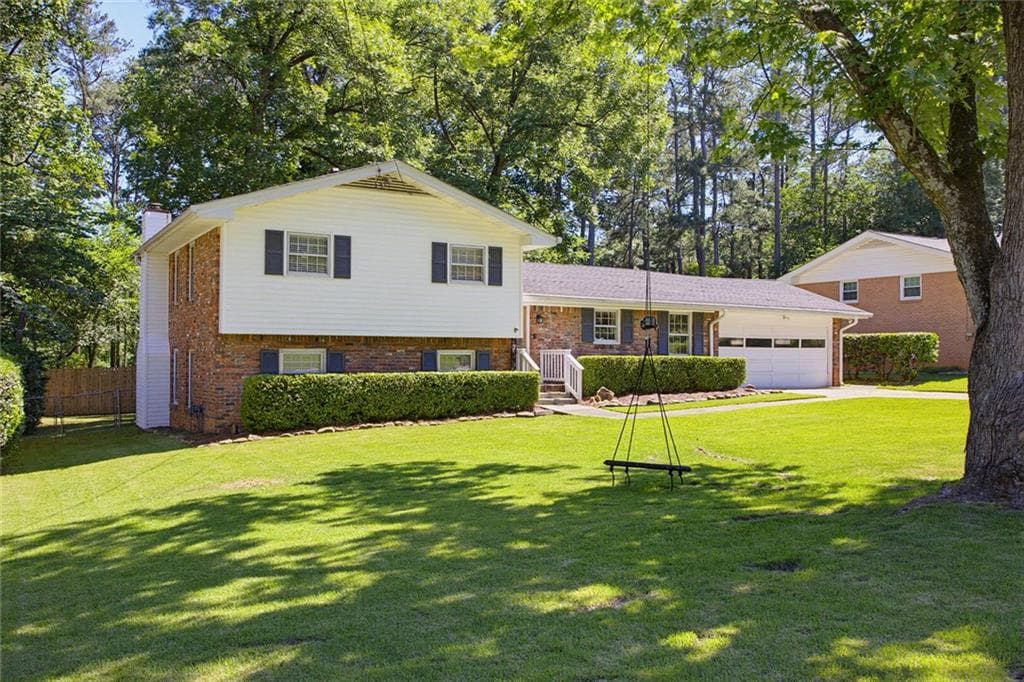 4 bedroom, 2 bathroom, 2,357 sq ft single family residence for sale at 3053 E Ramble Lane, Decatur, GA 30033 — photo 2