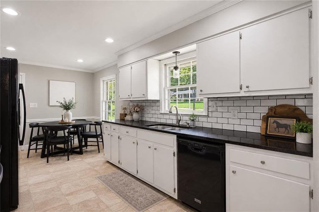 4 bedroom, 2 bathroom, 2,357 sq ft single family residence for sale at 3053 E Ramble Lane, Decatur, GA 30033 — photo 8