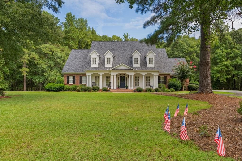 4 bedroom, 4 bathroom, 3,555 sq ft single family residence for sale at 72 Cardiff Drive, Macon, GA 31220 — photo 2