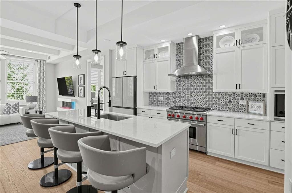 2 bedroom, 2 bathroom, 1,315 sq ft condominium under contract at 58 Canton Street 202, Alpharetta, GA 30009 — photo 2