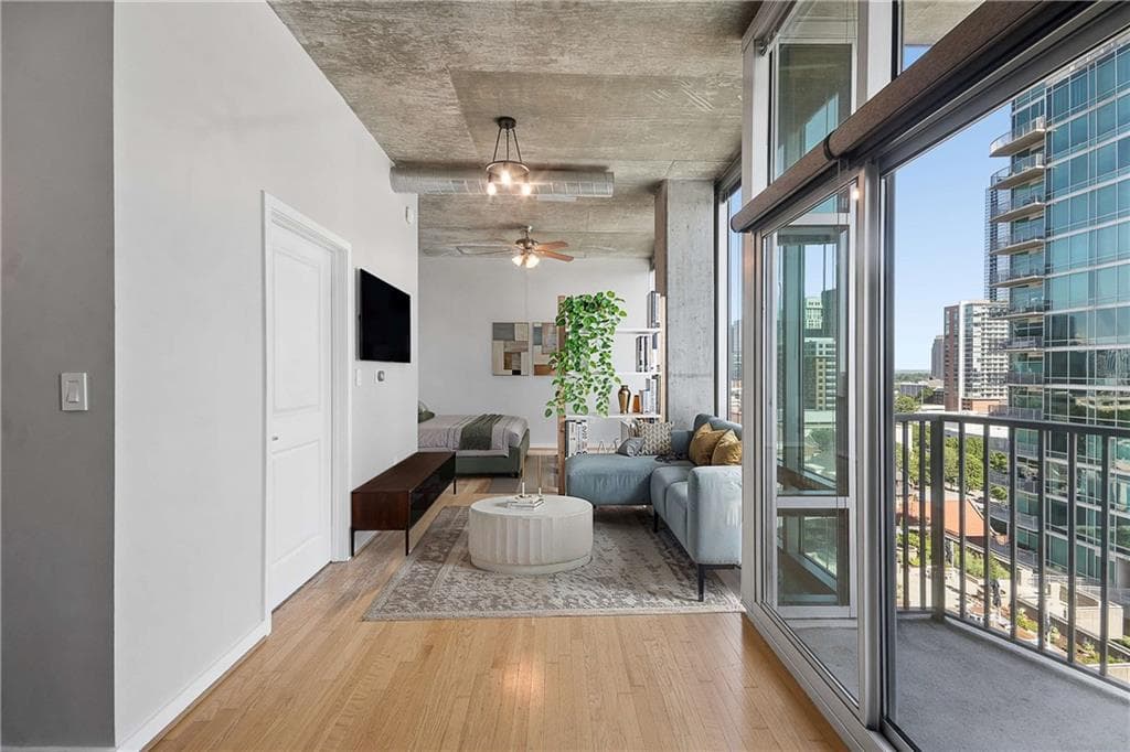 1 bedroom, 1 bathroom condominium for sale at 923 Peachtree Street 1332, Atlanta, GA 30309
