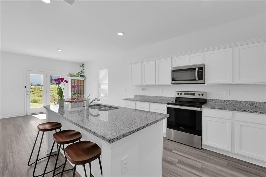 4 bedroom, 3 bathroom, 2,382 sq ft single family residence for sale at 751 Knightsbridge Lane, Winder, GA 30680 — photo 8