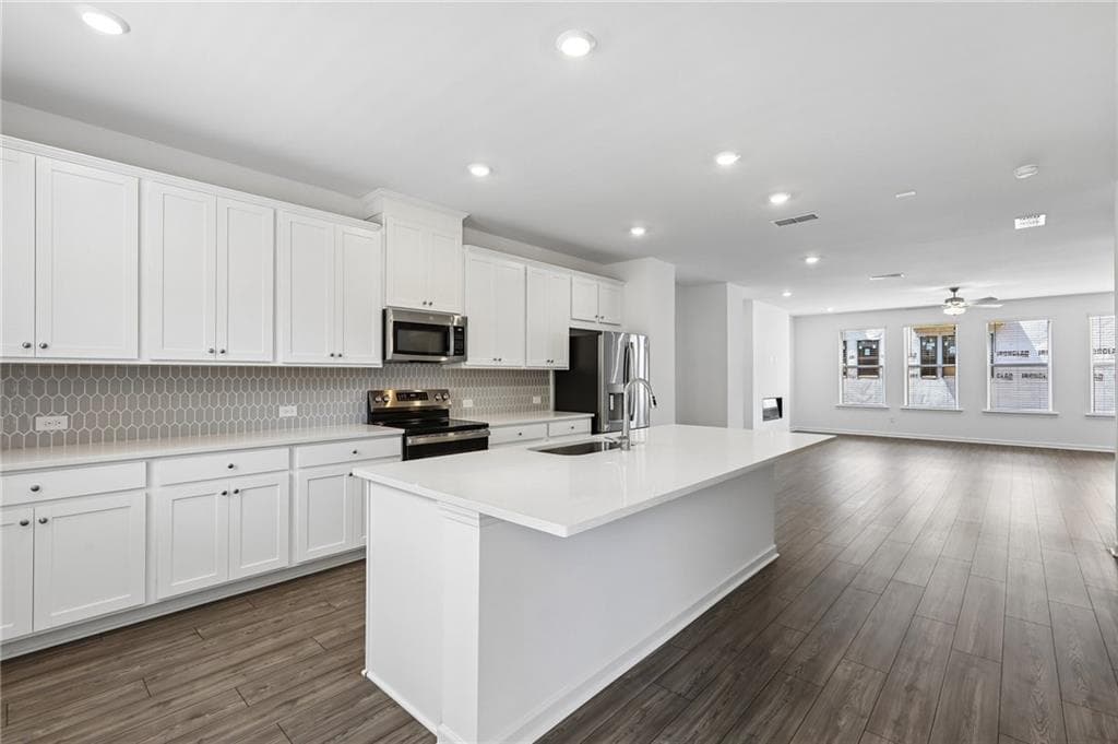 4 bedroom, 4 bathroom, 2,359 sq ft townhouse for sale at 623 Oak Bluff Drive, Cumming, GA 30040 — photo 7