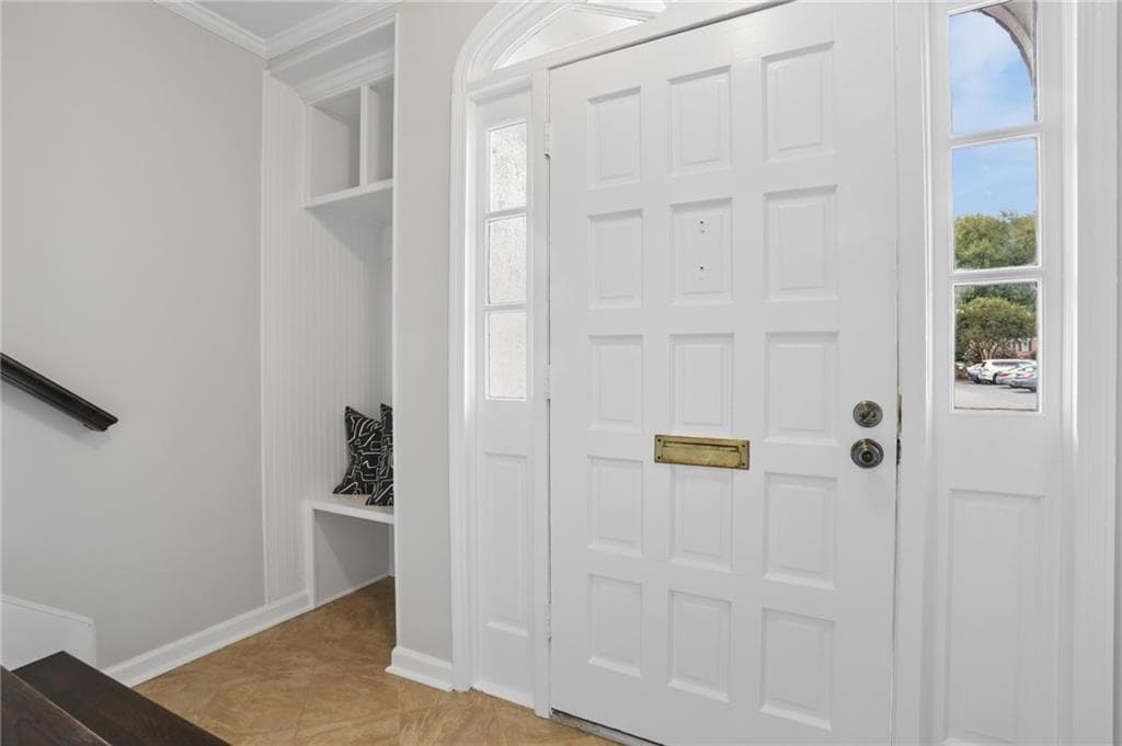 3 bedroom, 3 bathroom, 1,560 sq ft townhouse for sale at 11 Scotland Place, Atlanta, GA 30318 — photo 2