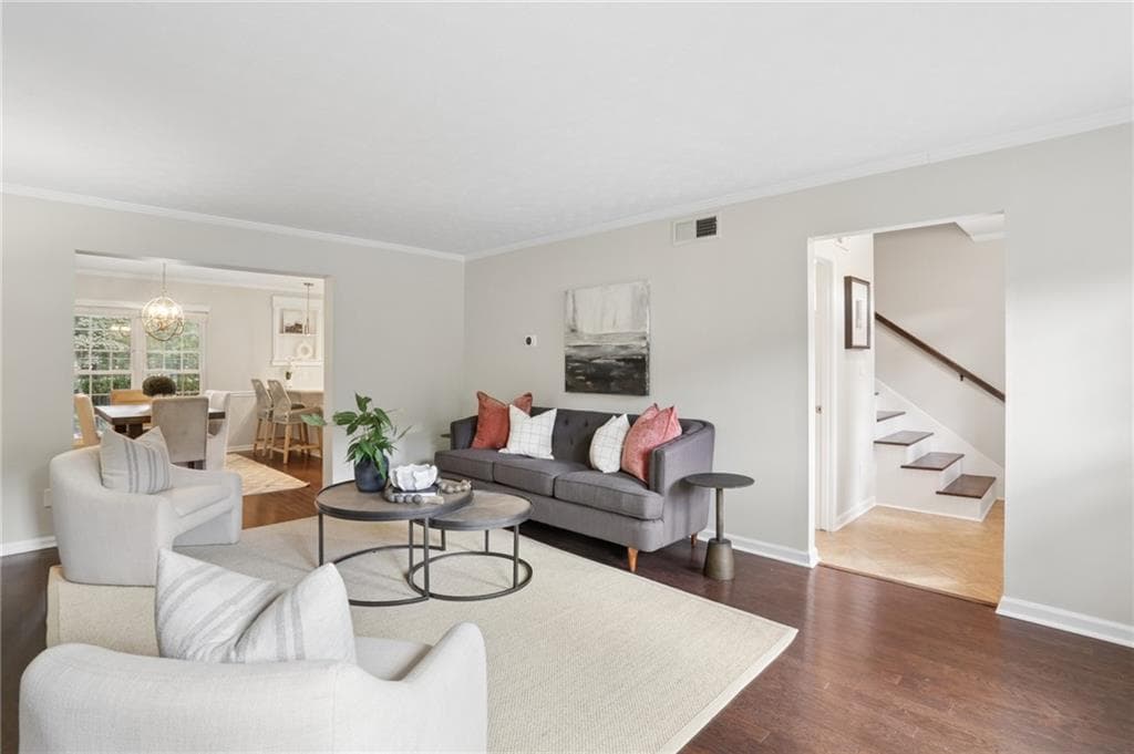 3 bedroom, 3 bathroom, 1,560 sq ft townhouse for sale at 11 Scotland Place, Atlanta, GA 30318 — photo 4