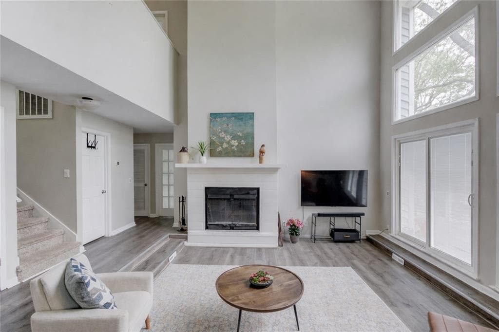 4 bedroom, 4 bathroom, 3,544 sq ft single family residence for sale at 8515 Lake Drive, Snellville, GA 30039 — photo 3
