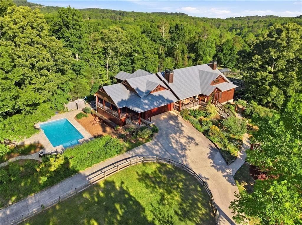 6 bedroom, 11 bathroom, 7,254 sq ft single family residence for sale at 1823 Shoal Creek Rd, Clarkesville, GA 30523 — photo 4