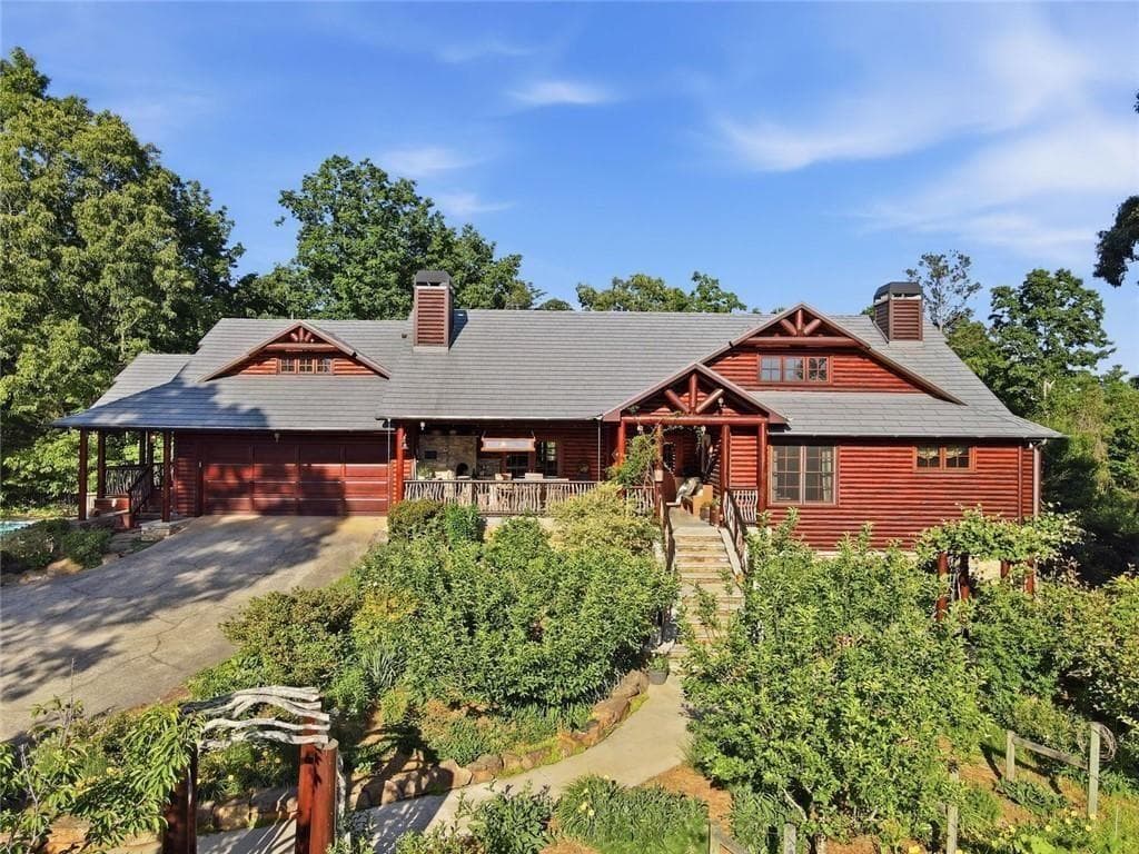 6 bedroom, 11 bathroom, 7,254 sq ft single family residence for sale at 1823 Shoal Creek Rd, Clarkesville, GA 30523 — photo 6