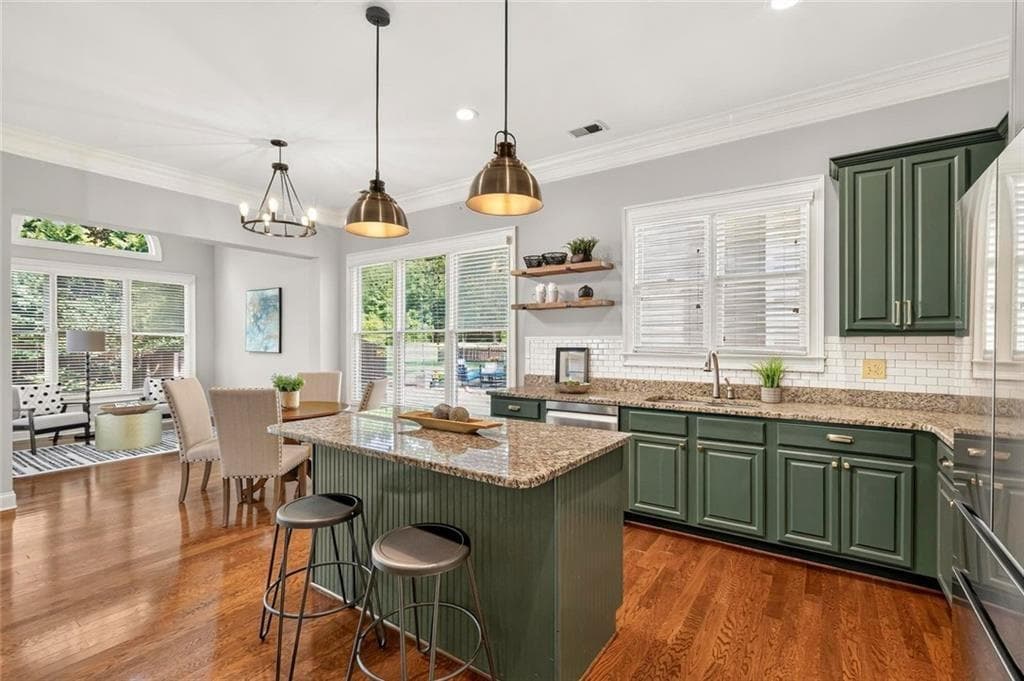 5 bedroom, 4 bathroom, 2,936 sq ft single family residence for sale at 4054 Hill House Road, Smyrna, GA 30082 — photo 3