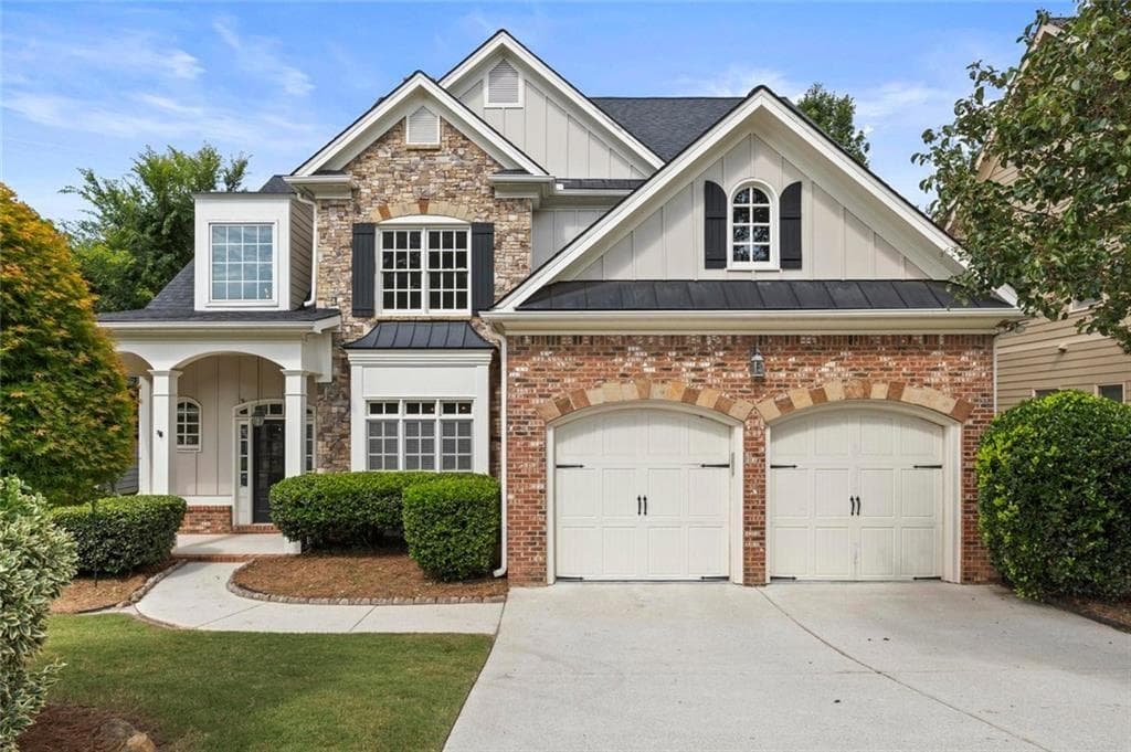 5 bedroom, 4 bathroom, 2,936 sq ft single family residence for sale at 4054 Hill House Road, Smyrna, GA 30082 — photo 2