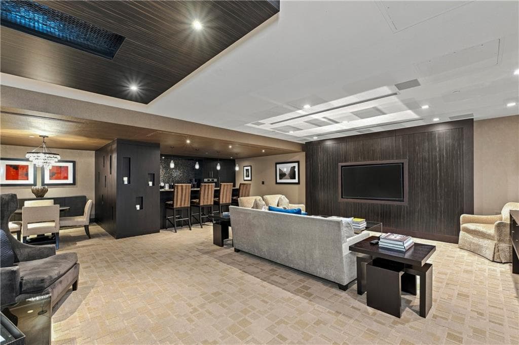 2 bedroom, 3 bathroom, 3,180 sq ft condominium for sale at 3376 Peachtree Road 42A, Atlanta, GA 30326 — photo 4