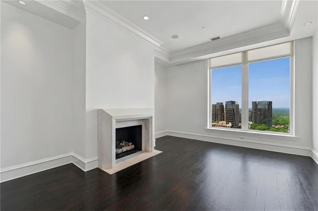 2 bedroom, 3 bathroom, 3,180 sq ft condominium for sale at 3376 Peachtree Road 42A, Atlanta, GA 30326 — photo 8