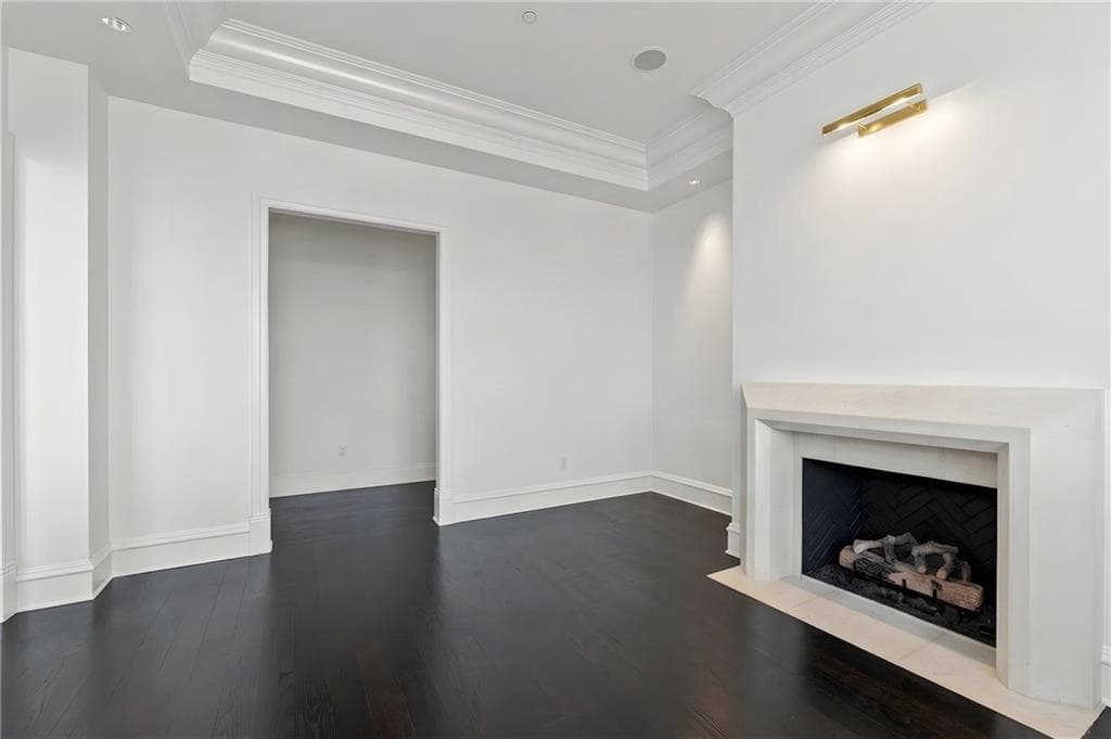 2 bedroom, 3 bathroom, 3,180 sq ft condominium for sale at 3376 Peachtree Road 42A, Atlanta, GA 30326 — photo 9