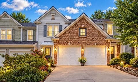 3 bedroom, 3 bathroom, 1,776 sq ft townhouse for sale at 151 Regent Place, Woodstock, GA 30188 — photo 1 of 26