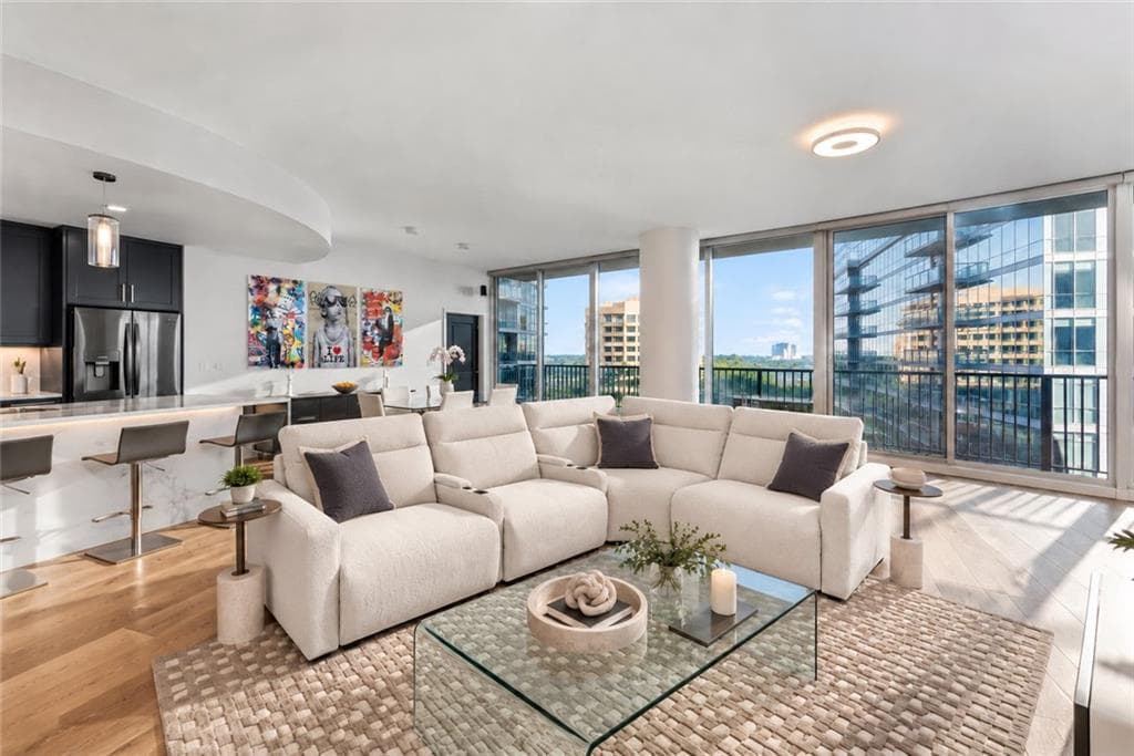 2 bedroom, 3 bathroom, 1,866 sq ft condominium for sale at 1080 Peachtree Street 2905, Atlanta, GA 30309 — photo 4