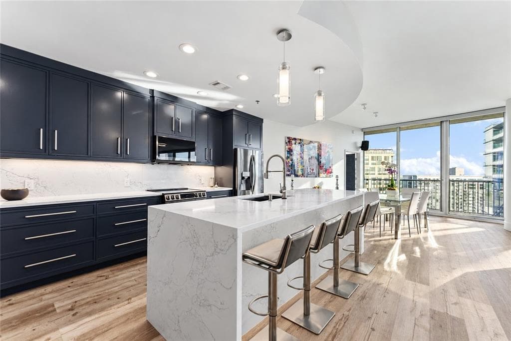 2 bedroom, 3 bathroom, 1,866 sq ft condominium for sale at 1080 Peachtree Street 2905, Atlanta, GA 30309 — photo 6