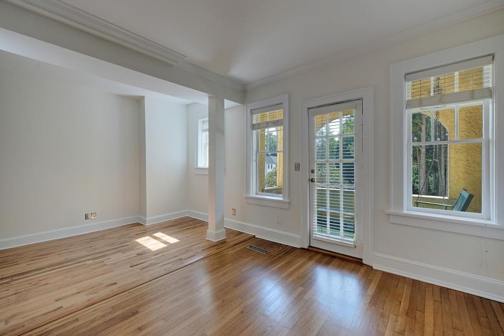 1 bedroom, 2 bathroom, 1,063 sq ft condominium for sale at 2855 Peachtree Road 116, Atlanta, GA 30305 — photo 8