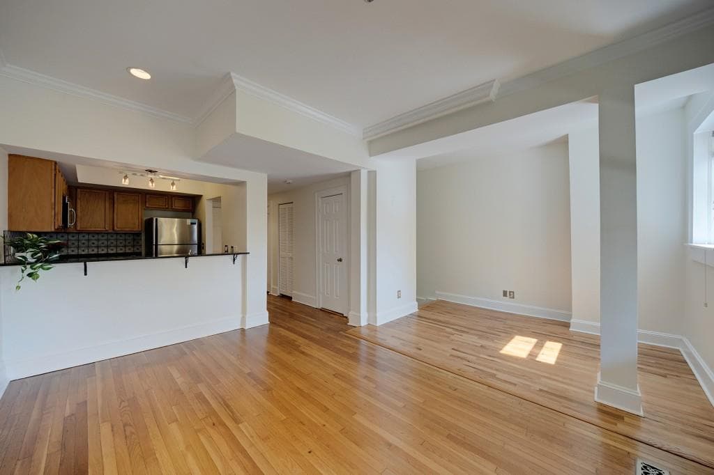 1 bedroom, 2 bathroom, 1,063 sq ft condominium for sale at 2855 Peachtree Road 116, Atlanta, GA 30305 — photo 9