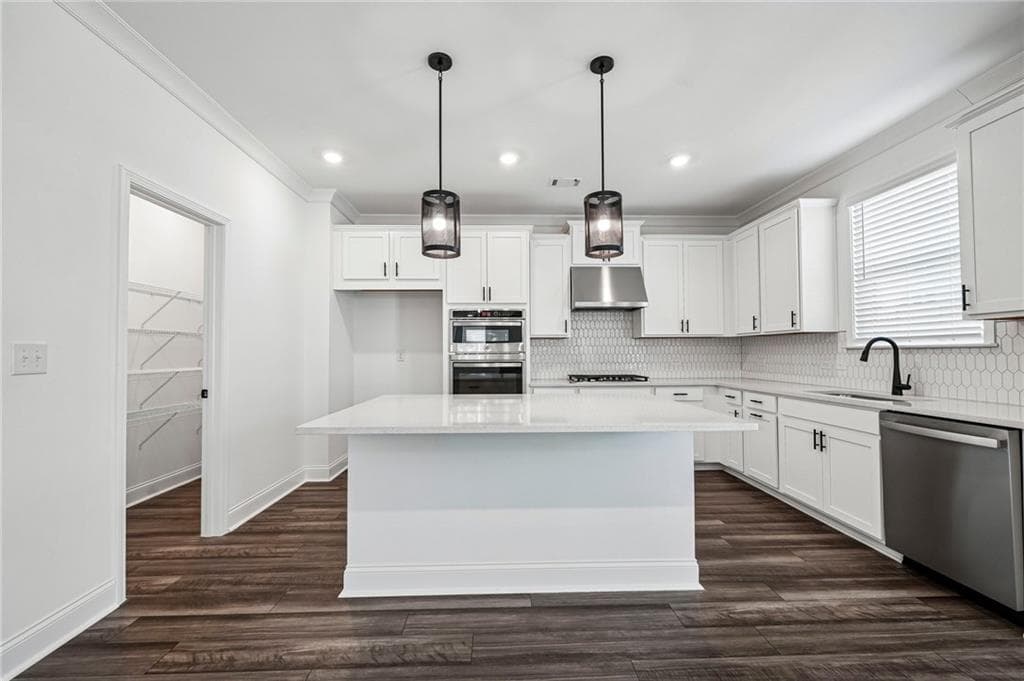 4 bedroom, 4 bathroom, 2,498 sq ft single family residence for sale at 1673 Caldwell Bend Lane, Dacula, GA 30019 — photo 2