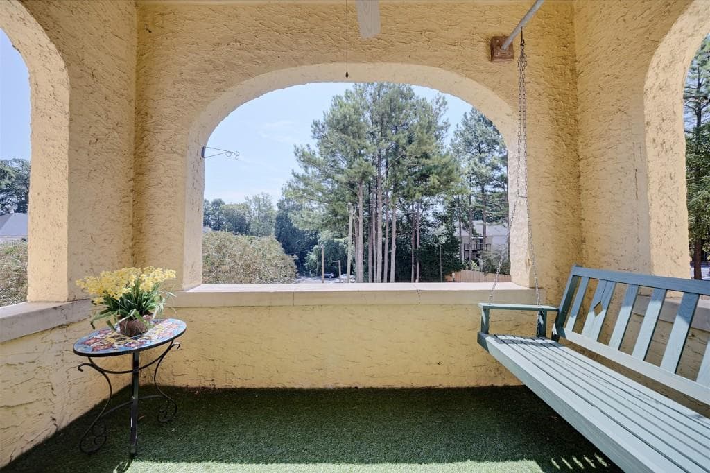 1 bedroom, 2 bathroom, 1,063 sq ft condominium for sale at 2855 Peachtree Road 116, Atlanta, GA 30305 — photo 3