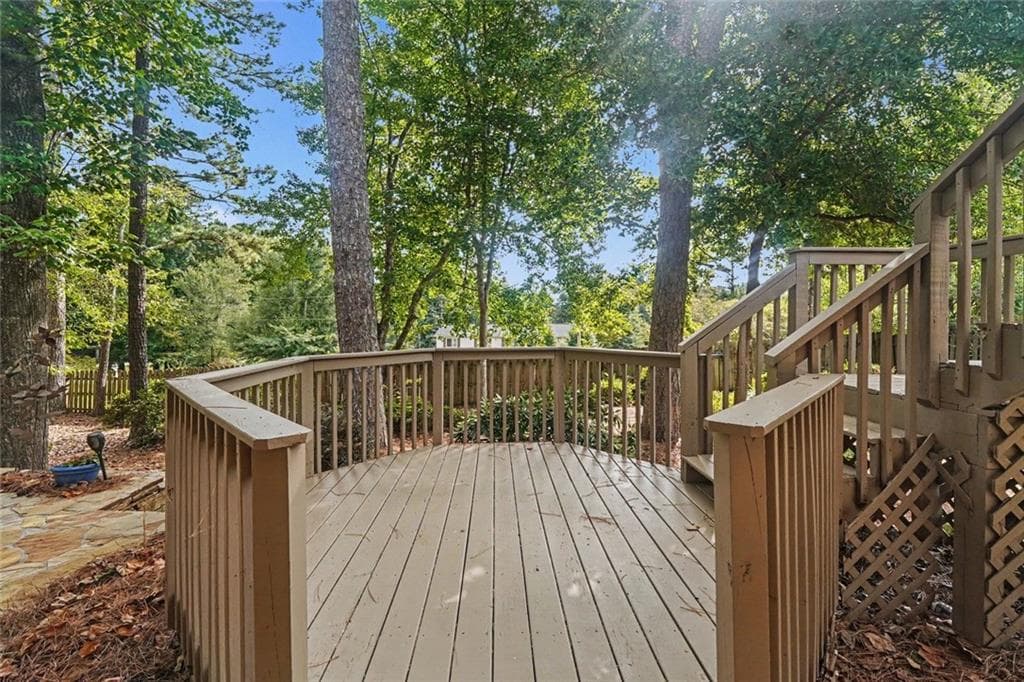 5 bedroom, 3 bathroom, 3,676 sq ft single family residence under contract at 1488 Fallsbrook Court, Acworth, GA 30101 — photo 8