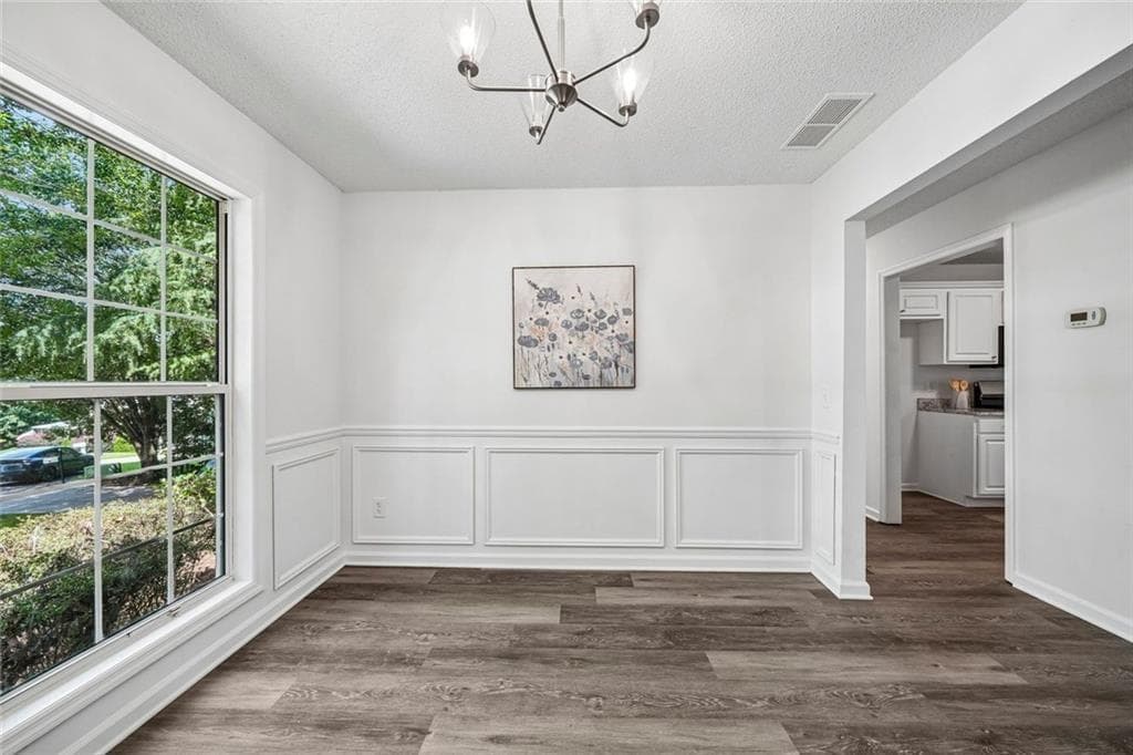 3 bedroom, 2 bathroom, 1,943 sq ft single family residence for sale at 6940 Shady Oak Lane, Cumming, GA 30040 — photo 9