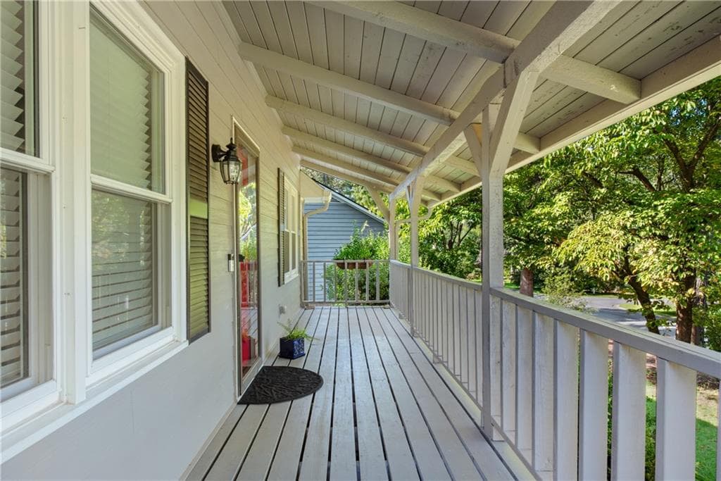 3 bedroom, 3 bathroom, 2,046 sq ft single family residence for sale at 1870 Beckett Drive, Marietta, GA 30062 — photo 6
