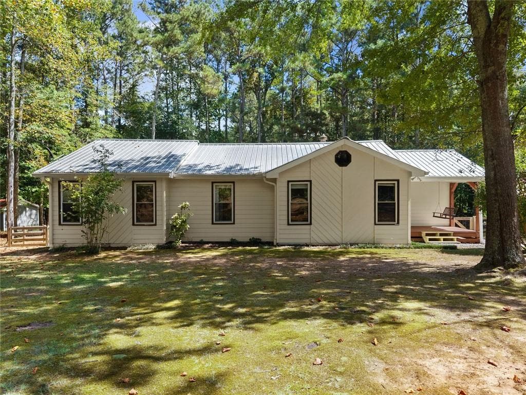 3 bedroom, 1 bathroom, 1,360 sq ft home for sale at 1240 Kelly Bridge Road, Dawsonville, GA