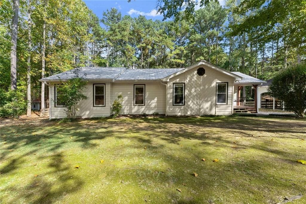 3 bedroom, 1 bathroom, 1,360 sq ft single family residence for sale at 1240 Kelly Bridge Road, Dawsonville, GA 30534 — photo 3