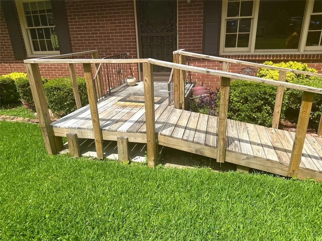 3 bedroom, 2 bathroom, 1,200 sq ft single family residence under contract at 2095 Lilac Lane, Decatur, GA 30032 — photo 2