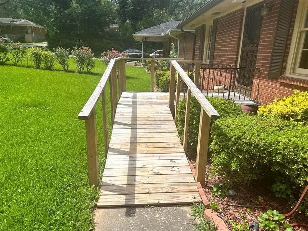 3 bedroom, 2 bathroom, 1,200 sq ft single family residence under contract at 2095 Lilac Lane, Decatur, GA 30032 — photo 3