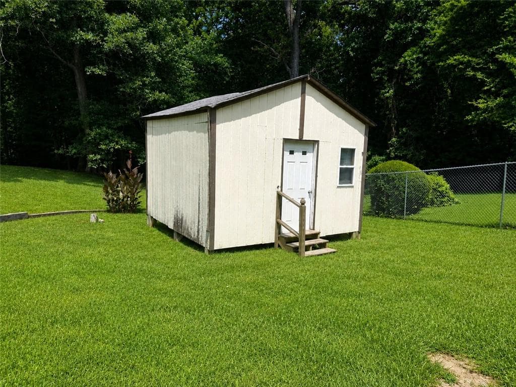 3 bedroom, 2 bathroom, 1,200 sq ft single family residence under contract at 2095 Lilac Lane, Decatur, GA 30032 — photo 9