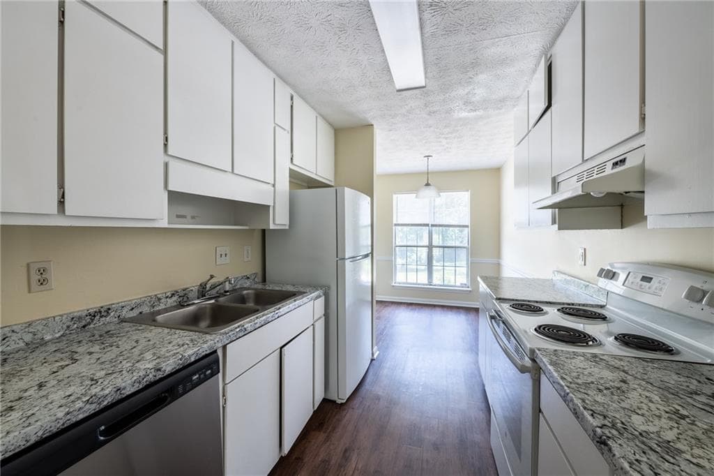 2 bedroom, 3 bathroom, 3,356 sq ft duplex for rent at 391 Downing Street, Lawrenceville, GA 30046 for $1,395 a month — photo 2