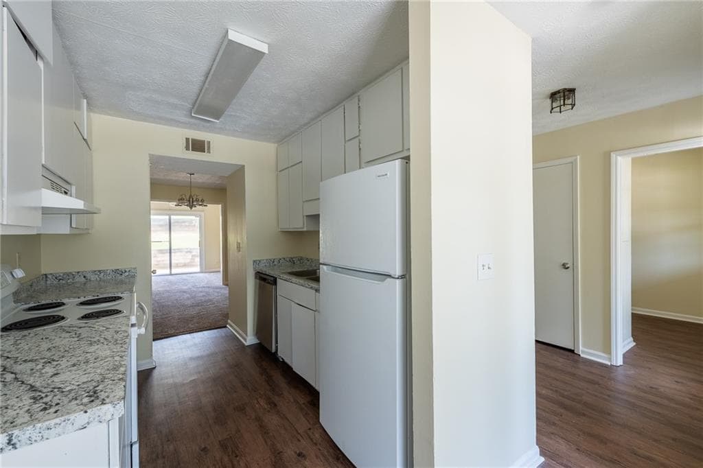2 bedroom, 3 bathroom, 3,356 sq ft duplex for rent at 391 Downing Street, Lawrenceville, GA 30046 for $1,395 a month — photo 3