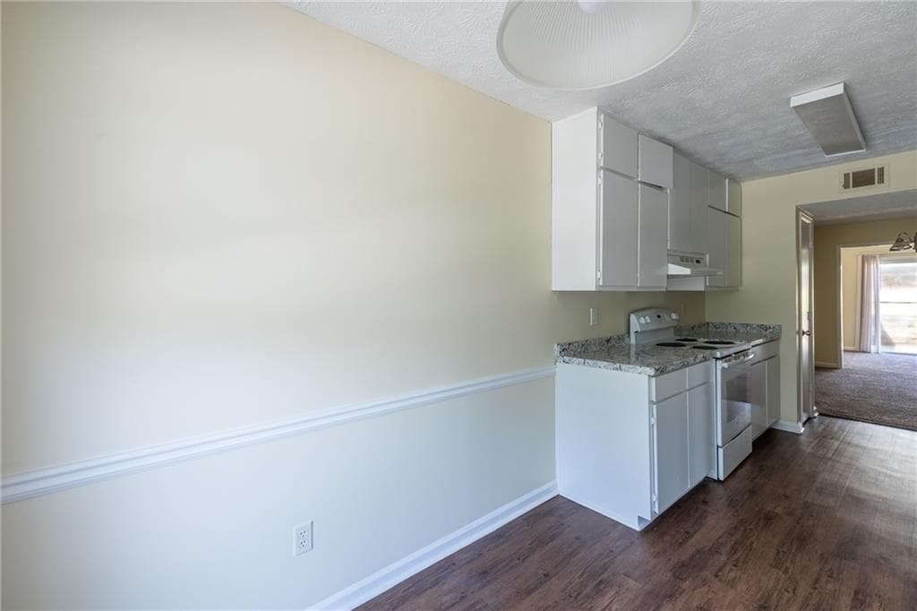 2 bedroom, 3 bathroom, 3,356 sq ft duplex for rent at 391 Downing Street, Lawrenceville, GA 30046 for $1,395 a month — photo 4