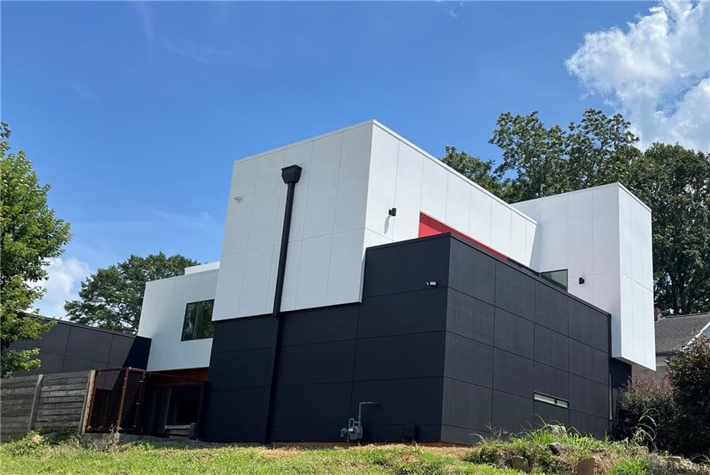 3 bedroom, 3 bathroom, 2,588 sq ft single family residence for sale at 56 Moreland Avenue, Atlanta, GA 30316 — photo 2