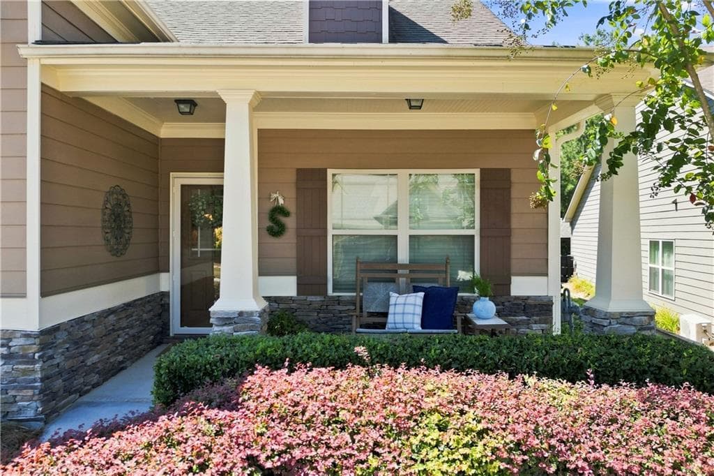 3 bedroom, 3 bathroom, 1,679 sq ft single family residence for sale at 216 Hawthorne Ridge Circle, Dallas, GA 30132 — photo 2