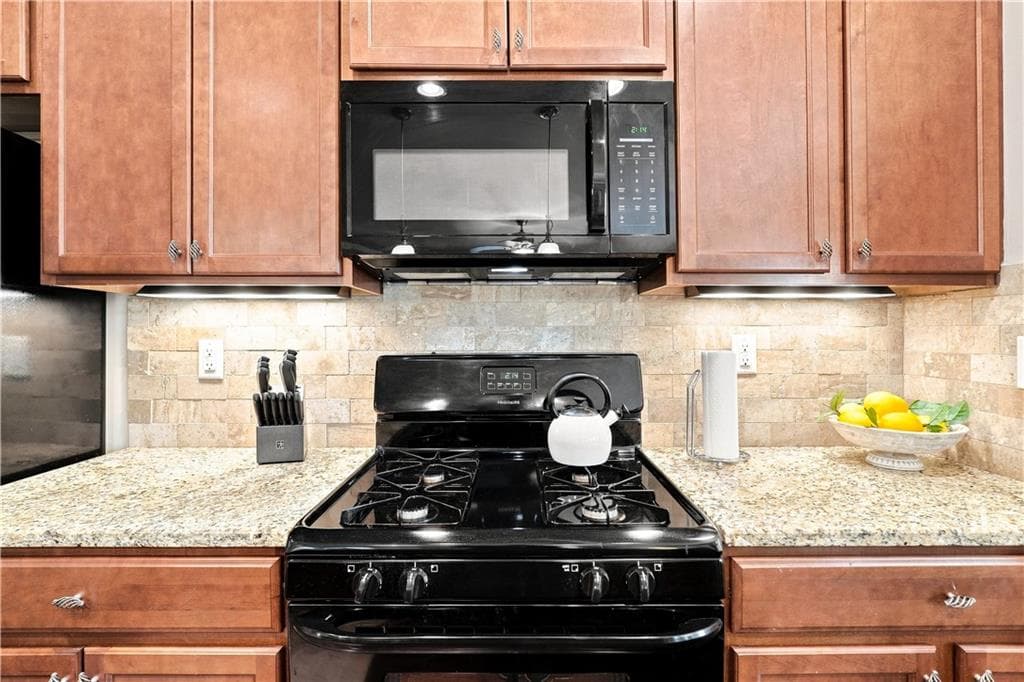 3 bedroom, 3 bathroom, 1,679 sq ft single family residence for sale at 216 Hawthorne Ridge Circle, Dallas, GA 30132 — photo 9