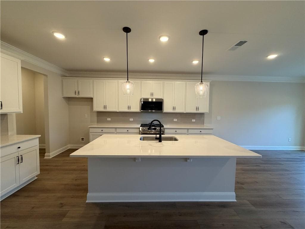 3 bedroom, 3 bathroom, 2,062 sq ft townhouse for sale at 2 Trace Bluff, Dawsonville, GA 30534 — photo 3