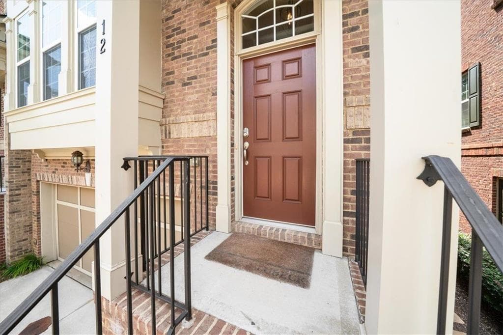 4 bedroom, 4 bathroom, 2,272 sq ft townhouse for sale at 12 Rockland Place, Decatur, GA 30030 — photo 2