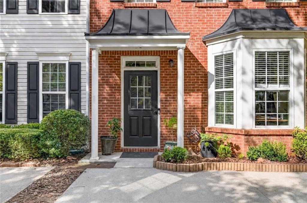 3 bedroom, 3 bathroom, 1,520 sq ft townhouse for sale at 570 Gale Court, Milton, GA 30004 — photo 2