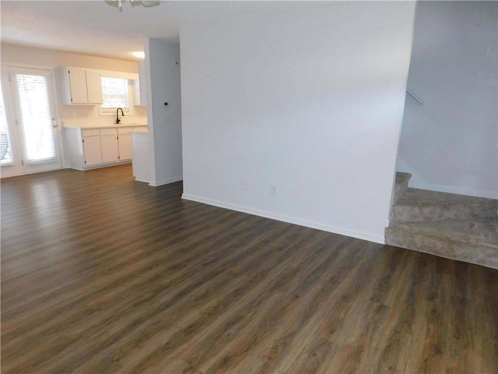 3 bedroom, 2 bathroom, 1,232 sq ft single family residence for rent at 385 Mountain View Trail, Dahlonega, GA 30533 for $1,995 a month — photo 3