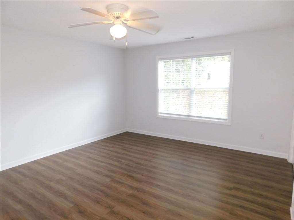 3 bedroom, 2 bathroom, 1,232 sq ft single family residence for rent at 385 Mountain View Trail, Dahlonega, GA 30533 for $1,995 a month — photo 5