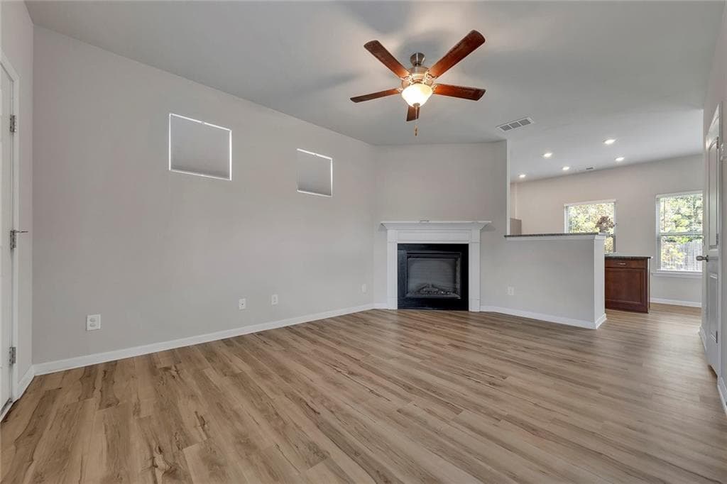 3 bedroom, 3 bathroom, 1,256 sq ft single family residence under contract at 105 Colonial Drive, Calhoun, GA 30701 — photo 7