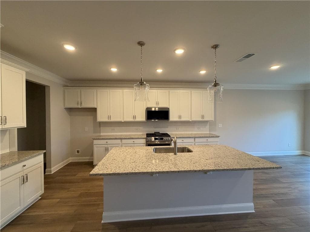 3 bedroom, 3 bathroom, 2,062 sq ft townhouse for sale at 4 Trace Bluff, Dawsonville, GA 30534 — photo 3