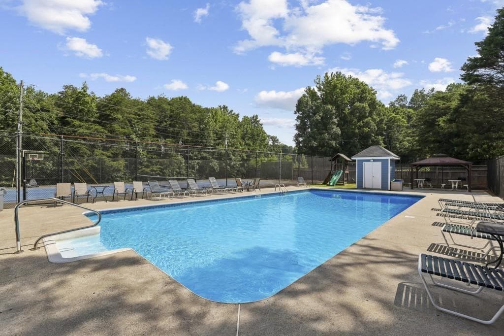3 bedroom, 3 bathroom, 2,382 sq ft single family residence for sale at 2055 Ivy, Cumming, GA 30041 — photo 9